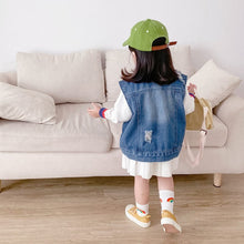Load image into Gallery viewer, 20070SE-Korean Spring and Summer New Boys' Ripped Loose Vest Girls' Denim Vest Jacket Air Conditioning Top