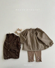 將圖片載入圖庫檢視器 <台灣館>AT24A006-Aosta秋款👖 **山茶花綁帶打底褲 (Camellia Leggings)**【正韓】