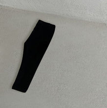 Load image into Gallery viewer, Y5343PA-Pure color simple newborn outerwear tight fleece pants (pre-sale delivery in early December)