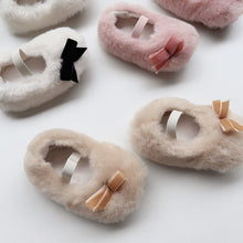 Load image into Gallery viewer, X886AC-Winter plush non-slip warm furry toddler shoes