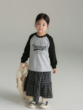 將圖片載入圖庫檢視器 BB2339PCW-秋款拼色字母印花磨毛長袖親子上衣