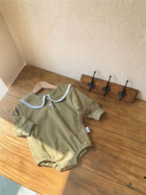 Load image into Gallery viewer, Y9415LS-Classic college style baby large lapel long-sleeved triangle bodysuit