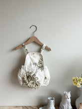 Load image into Gallery viewer, Y5310LS-Baby sweet floral padded overalls