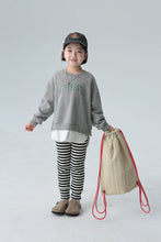 Load image into Gallery viewer, <Taiwan Pavilion> BB2431PCW-Autumn and Winter Japanese Style Boys and Girls Fake Two-piece Letter Printed Tops