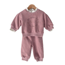 Load image into Gallery viewer, Y8384TG- Flower bud collar letter print plus velvet casual two-piece suit (pre-sale delivery in early December)