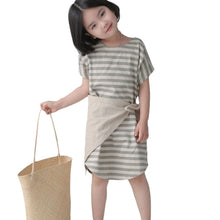 將圖片載入圖庫檢視器 BB-2423DS-日系條紋女童裙落肩連身裙親子裝