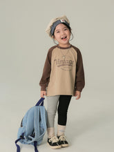 將圖片載入圖庫檢視器 BB2339PCW-秋款拼色字母印花磨毛長袖親子上衣