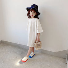 Load image into Gallery viewer, <Taiwan Pavilion> BB-2106DS-BOBOKIDS Spring and Summer New Children's Clothing Japanese Style Boys and Girls Solid Color Short Sleeve Neutral Wide Version Long T (A2)