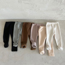 Load image into Gallery viewer, Y5343PA-Pure color simple newborn outerwear tight fleece pants (pre-sale delivery in early December)