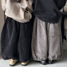 Load image into Gallery viewer, 25Q44PA-春季森系簡約燈芯絨燈籠寬褲