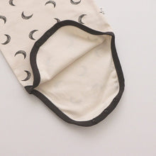 Load image into Gallery viewer, D21635TG-Autumn and winter high waist belly protection baby pajamas + hat