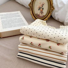 Load image into Gallery viewer, S23200SE-Autumn half-high collar wood ear edge floral thin long-sleeved top