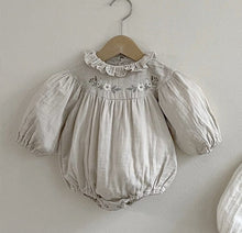 Load image into Gallery viewer, Y9315LS-Autumn small lapel retro flower embroidery bodysuit