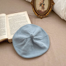 Load image into Gallery viewer, M2073AC-Vintage round top knitted versatile solid color beret