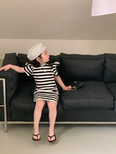 將圖片載入圖庫檢視器 061301DS-夏款女童泡泡袖條紋短袖連衣裙