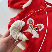 Load image into Gallery viewer, <Taiwan Pavilion>ML905LS-Winter embroidered plus velvet New Year's greetings romper + hat (A3)