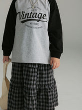 將圖片載入圖庫檢視器 BB2339PCW-秋款拼色字母印花磨毛長袖親子上衣