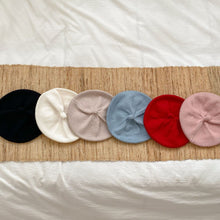 Load image into Gallery viewer, M2073AC-Vintage round top knitted versatile solid color beret
