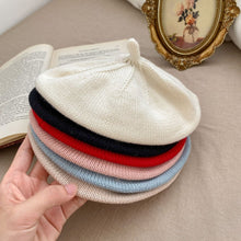 Load image into Gallery viewer, M2073AC-Vintage round top knitted versatile solid color beret