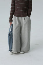 Load image into Gallery viewer, <Taiwan Pavilion> BB2446PCW-Autumn Japanese-style raw-edge knitted striped parent-child wide pants