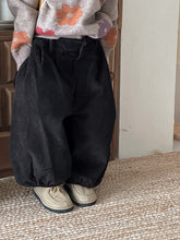 Load image into Gallery viewer, 25Q44PA-春季森系簡約燈芯絨燈籠寬褲