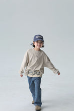 Load image into Gallery viewer, <Taiwan Pavilion> BB2443PA-Autumn and Winter Japanese Style Girls Flared Jeans