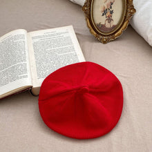 Load image into Gallery viewer, M2073AC-Vintage round top knitted versatile solid color beret