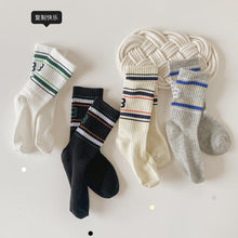 Load image into Gallery viewer, CW10AC-Simple letter thin children's sports socks (3 pairs)