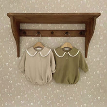 Load image into Gallery viewer, Y9415LS-Classic college style baby large lapel long-sleeved triangle bodysuit