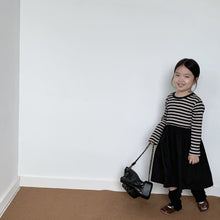 將圖片載入圖庫檢視器 BB-2317PCW-條紋拼接女童日系連衣裙親子裝