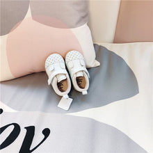 Load image into Gallery viewer, 122703AC-Xiongxiong full help Velcro soft sole toddler leather shoes
