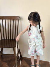 將圖片載入圖庫檢視器 Y7233TG-夏裝復古中國風花朵無袖盤扣上衣+短褲兩件套