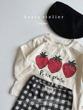 將圖片載入圖庫檢視器 <台灣館>AT24A015-Aosta秋款👕 **草莓T恤 (Strawberry T)**【正韓】