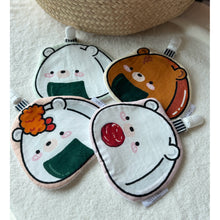 將圖片載入圖庫檢視器 <台灣館> | Meet Chuu |飯糰熊造型手帕 幼兒園必備 造型手帕 擦手巾 擦汗巾 手帕巾 手帕夾