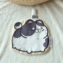 將圖片載入圖庫檢視器 <台灣館> | Meet Chuu |球球貓造型手帕 幼兒園必備 擦手巾 手帕巾 手帕夾