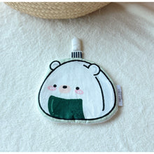 將圖片載入圖庫檢視器 <台灣館> | Meet Chuu |飯糰熊造型手帕 幼兒園必備 造型手帕 擦手巾 擦汗巾 手帕巾 手帕夾