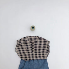 Load image into Gallery viewer, 936SE-Children's shirt vest 2022 summer boys and girls literary Korean style tops retro plaid round neck shirt light