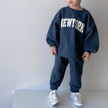 Load image into Gallery viewer, 23D854TG-Children's 2022 Spring and Autumn New Boys and Girls Korean Fashion Letter Printed Long Sleeve Pullover Cotton Sweater Trousers Set