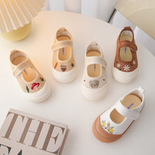 Load image into Gallery viewer, Q20089AC-Korean version of niche children's shoes 22 autumn new boys and girls small scoop shoes cloth shoes floral embroidery indoor shoes kindergarten
