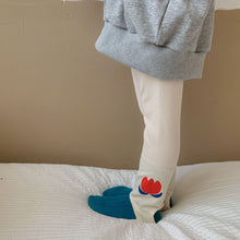 Load image into Gallery viewer, Q90998PA-Girls' foot-stepping leggings for outer wear 2022 new spring and autumn children's pantyhose stylish casual baby pants