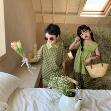 Load image into Gallery viewer, <Taiwan Pavilion> 2022X27TG-Korean version of boys and girls floral short-sleeved shorts two-piece set (A3)