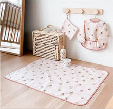 Load image into Gallery viewer, WH72502AC-Korea ins baby diaper pad waterproof washable anti-diabetic mattress baby leak-proof bear overnight bed sheet