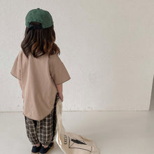 Load image into Gallery viewer, <Taiwan Pavilion> BB-2209SE-New Spring and Summer Children's Clothing Japanese Style Boys and Girls Solid Color Arc Short Sleeve T-shirt Parent-child Outfit (A3)