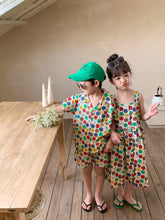 Load image into Gallery viewer, <Taiwan Pavilion> 2022X40TG-Korean version of boys and girls short-sleeved shorts two-piece children's flower suspender skirt brother and sister outfit (A2)