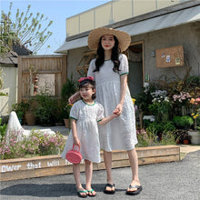 Load image into Gallery viewer, 22B038PCW-New summer parent-child outfit fairy wear white long loose slimming net celebrity stylish mother and daughter outfit