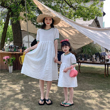 Load image into Gallery viewer, 22B038PCW-New summer parent-child outfit fairy wear white long loose slimming net celebrity stylish mother and daughter outfit