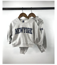 Load image into Gallery viewer, 23D854TG-Children's 2022 Spring and Autumn New Boys and Girls Korean Fashion Letter Printed Long Sleeve Pullover Cotton Sweater Trousers Set