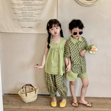 Load image into Gallery viewer, <Taiwan Pavilion> 2022X27TG-Korean version of boys and girls floral short-sleeved shorts two-piece set (A3)