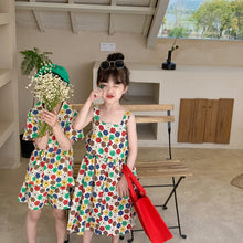 Load image into Gallery viewer, <Taiwan Pavilion> 2022X40TG-Korean version of boys and girls short-sleeved shorts two-piece children's flower suspender skirt brother and sister outfit (A2)