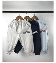 Load image into Gallery viewer, 23D854TG-Children's 2022 Spring and Autumn New Boys and Girls Korean Fashion Letter Printed Long Sleeve Pullover Cotton Sweater Trousers Set